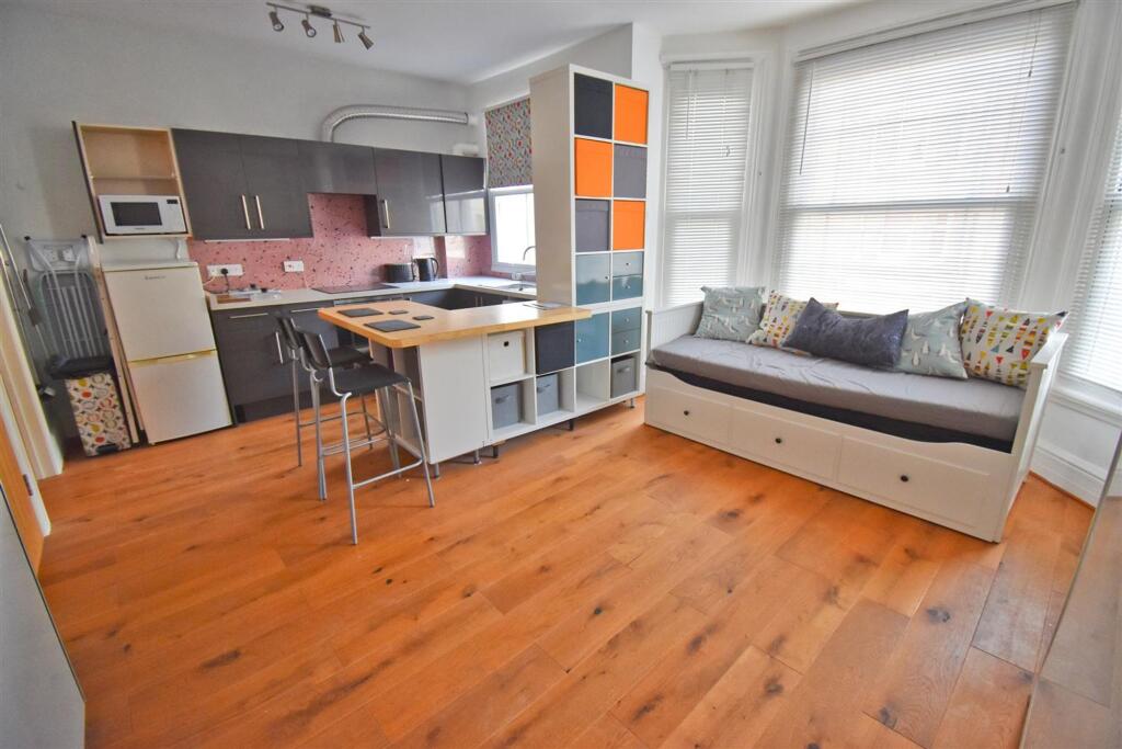 4 bed Not Specified for rent in Cromer. From Henleys - Cromer 4 bed Not Specified for rent in Cromer. From Henleys - Cromer