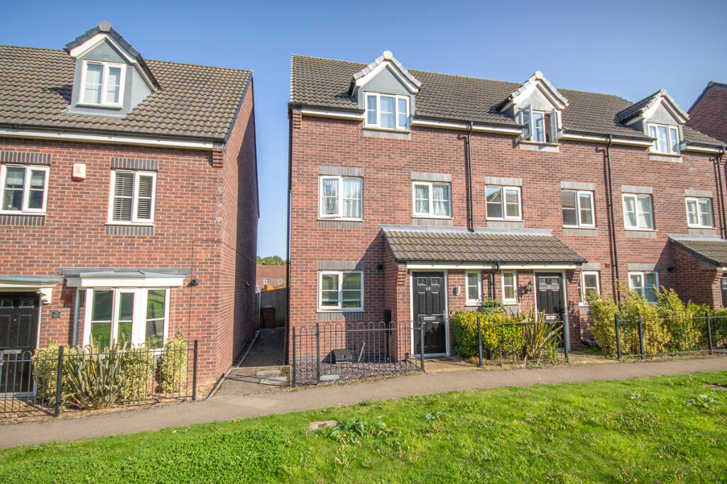 3 bed End of Terrace for rent in Mackworth. From Hannells Estate Agents - Chellaston
