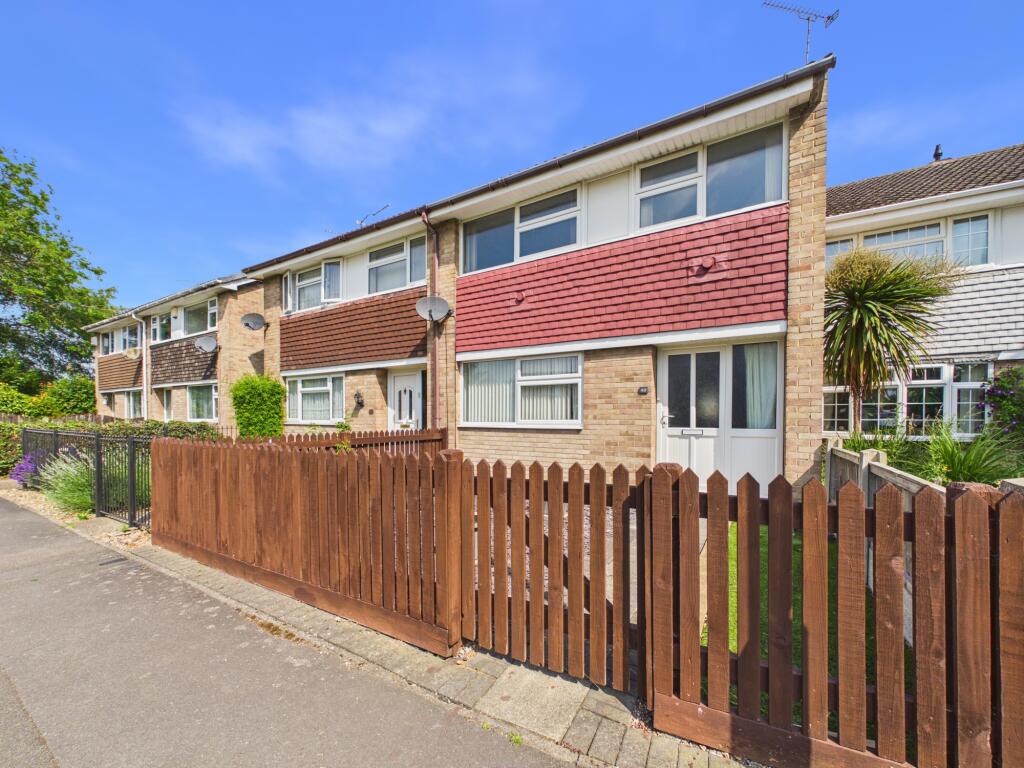 3 bed Mid Terraced House for rent in Thulston. From Hannells Estate Agents - Chellaston