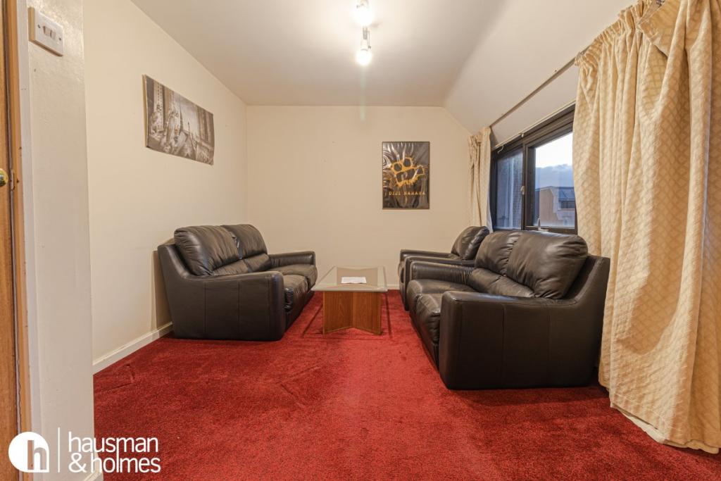 2 bed Flat for rent in Hampstead. From Hausman and Holmes - Golders Green Road