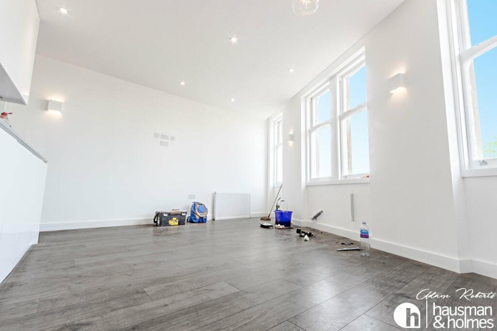 2 bed Flat for rent in Hampstead. From Hausman and Holmes - Golders Green Road