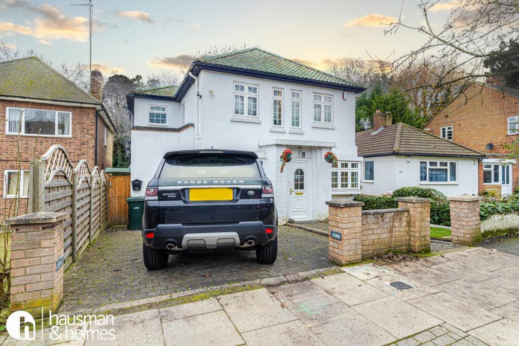 5 bed Detached House for rent in Finchley. From Hausman and Holmes - Golders Green Road