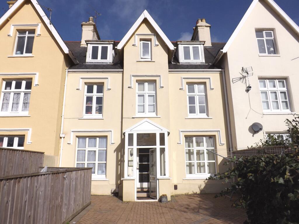 2 bed 1st Floor Flat for rent in Newton Abbot. From Howard Douglas - Ashburton