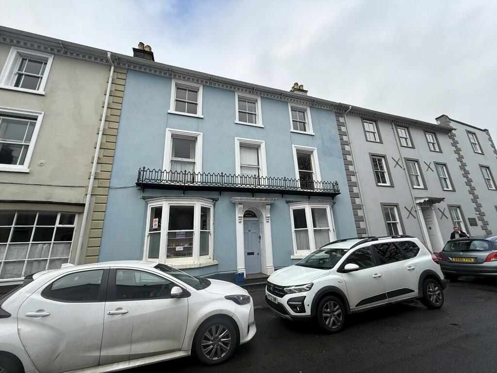 1 bed 1st Floor Flat for rent in Ashburton. From Howard Douglas - Ashburton