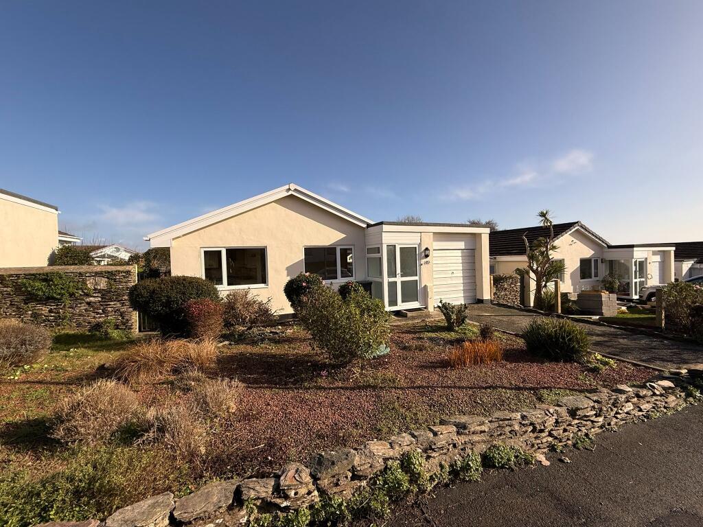 2 bed Bungalow for rent in Dartmouth. From Howard Douglas - Ashburton