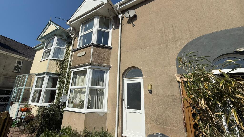 1 bed 1st Floor Flat for rent in Ashburton. From Howard Douglas - Ashburton