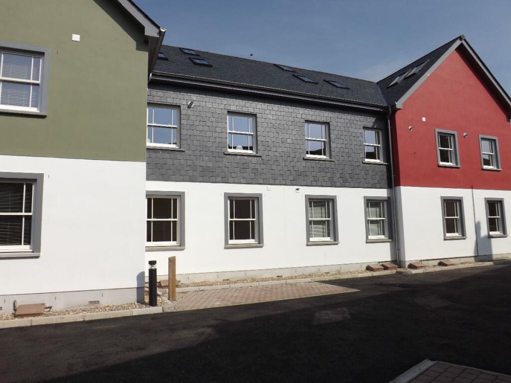 2 bed 1st Floor Flat for rent in Ashburton. From Howard Douglas - Ashburton