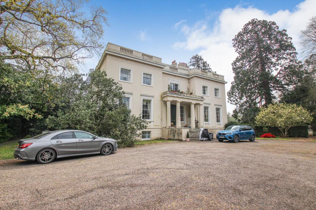 2 bed 1st Floor Flat for rent in Exeter. From Howard Douglas - Ashburton