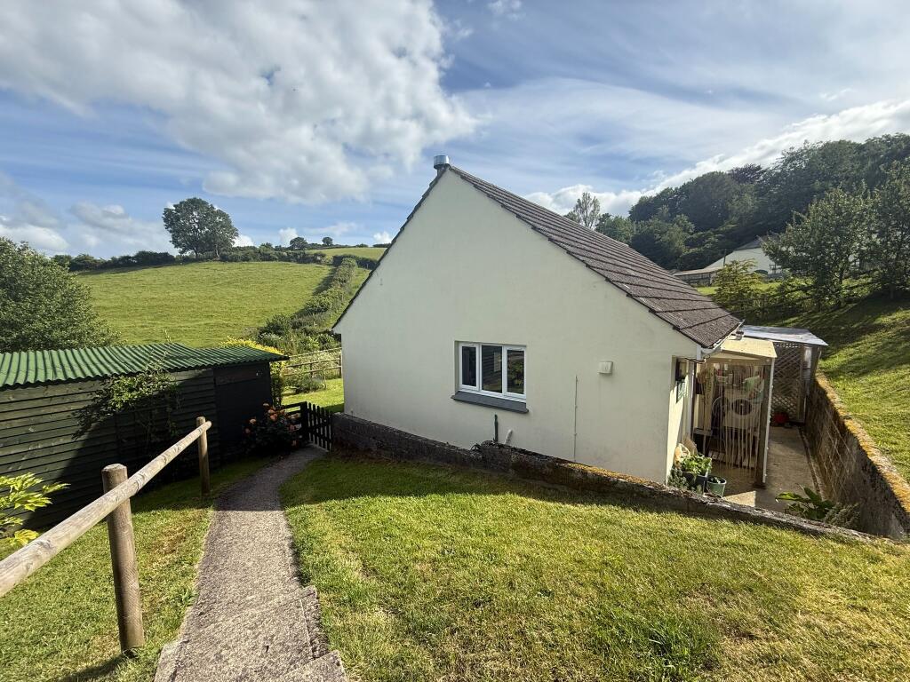 2 bed Bungalow for rent in Liverton. From Howard Douglas - Ashburton 2 bed Bungalow for rent in Liverton. From Howard Douglas - Ashburton