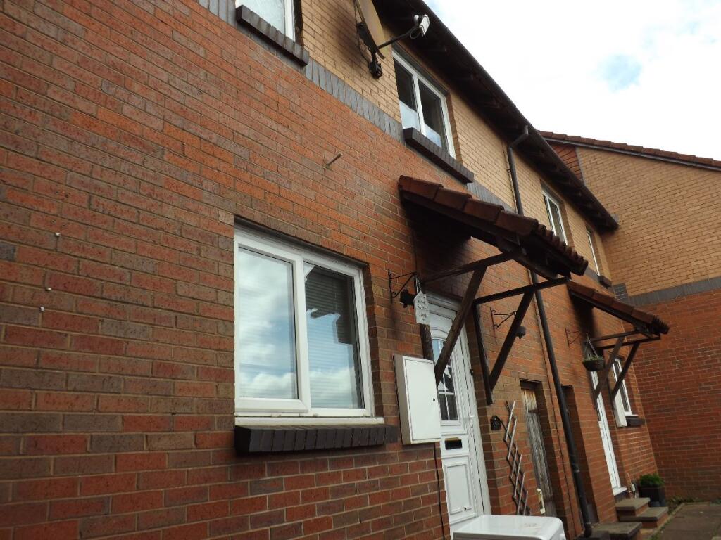2 bed Mid Terraced House for rent in Exeter. From Howard Douglas - Ashburton