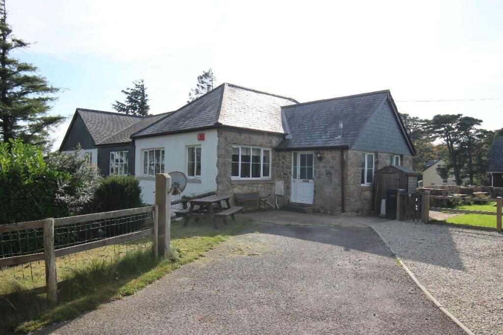 2 bed Semi Detached for rent in Haytor Vale. From Howard Douglas - Ashburton