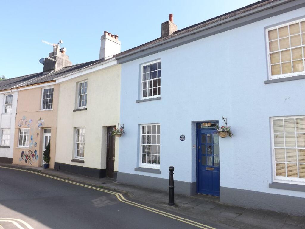 2 bed Mid Terraced House for rent in Buckfastleigh. From Howard Douglas - Ashburton
