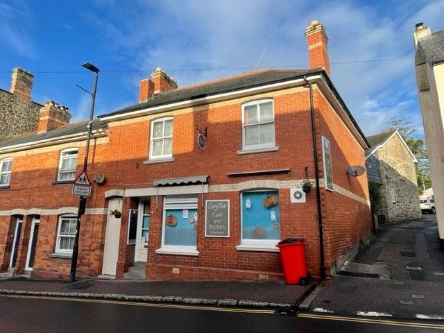 3 bed 1st Floor Flat for rent in Bovey Tracey. From Howard Douglas - Ashburton 3 bed 1st Floor Flat for rent in Bovey Tracey. From Howard Douglas - Ashburton