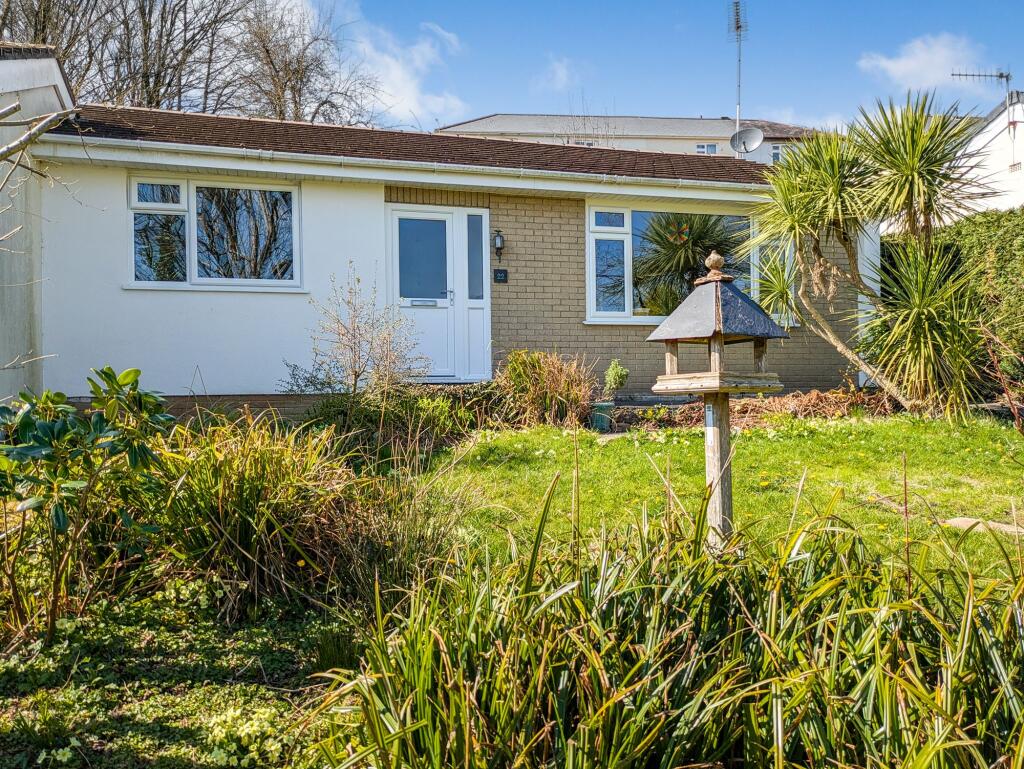 2 bed Bungalow for rent in Ashburton. From Howard Douglas - Ashburton