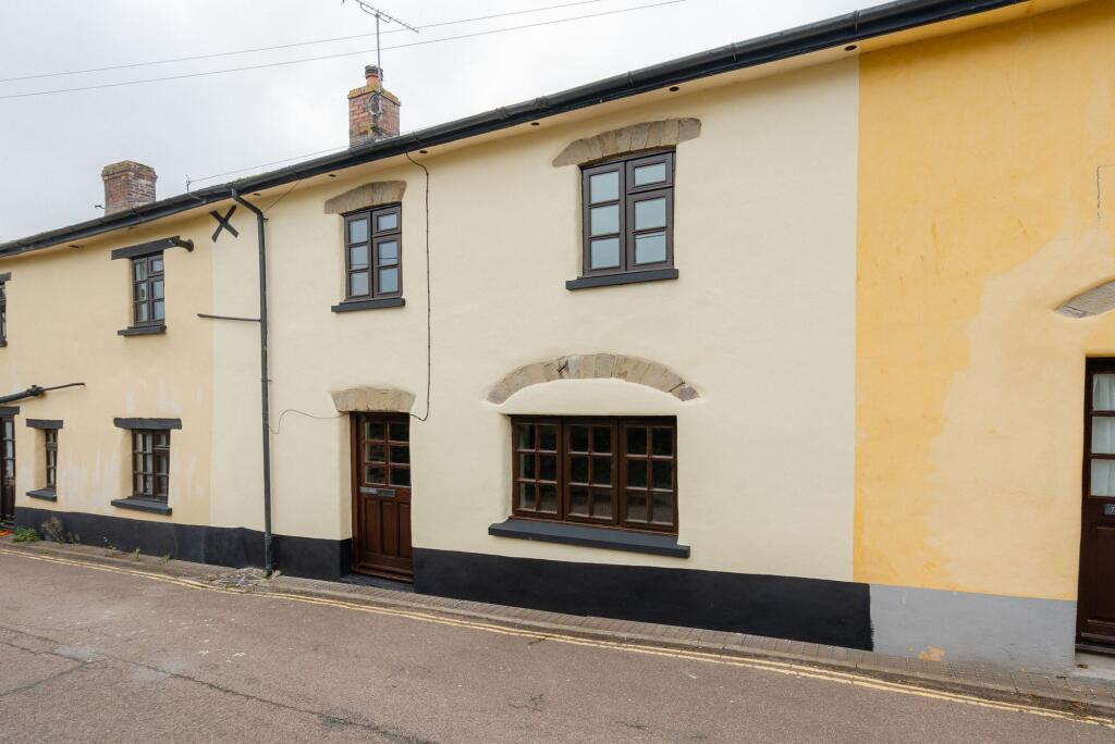 2 bed Cottage for rent in Copplestone. From Helmores - Crediton