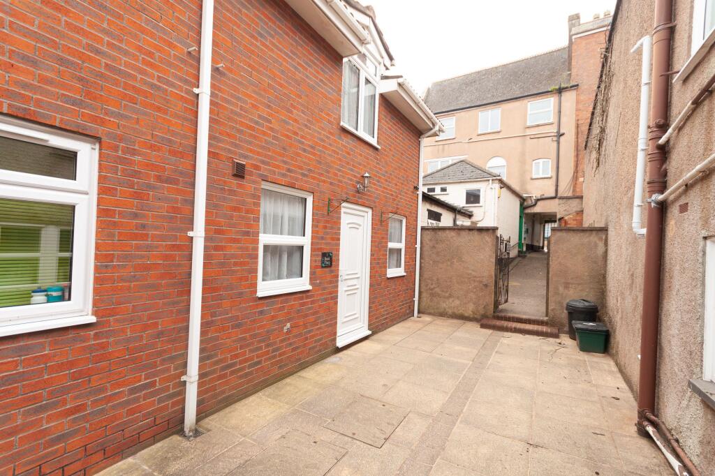 2 bed End of Terrace for rent in Crediton. From Helmores - Crediton