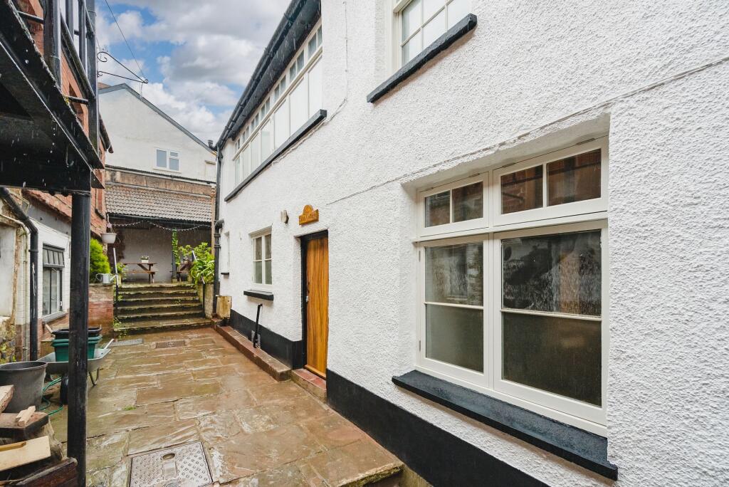 2 bed Mid Terraced House for rent in Crediton. From Helmores - Crediton 2 bed Mid Terraced House for rent in Crediton. From Helmores - Crediton