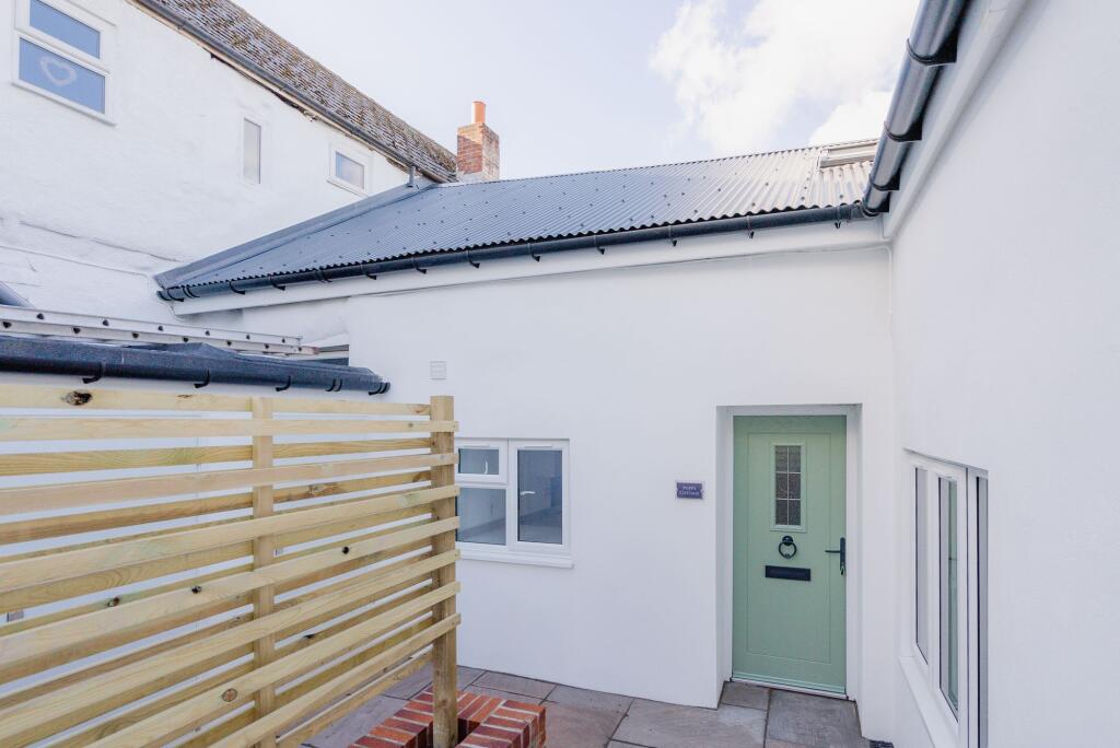 2 bed Apartment for rent in Crediton. From Helmores - Crediton 2 bed Apartment for rent in Crediton. From Helmores - Crediton
