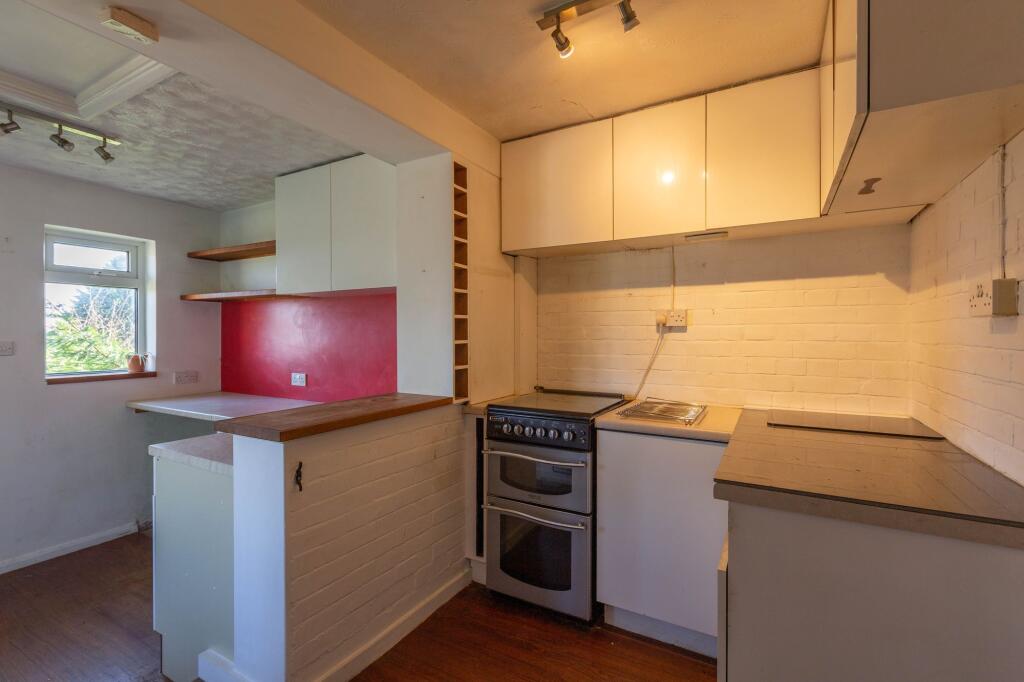 3 bed Mid Terraced House for rent in Crediton. From Helmores - Crediton 3 bed Mid Terraced House for rent in Crediton. From Helmores - Crediton