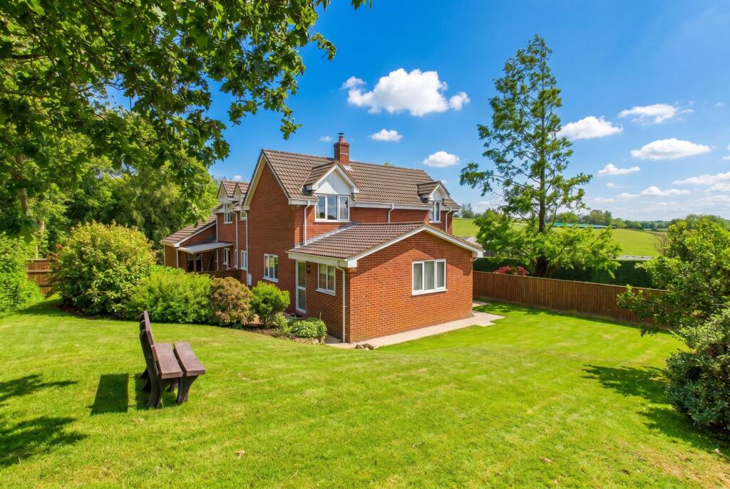1 bed Semi-detached bungalow for rent in Exeter. From Helmores - Crediton