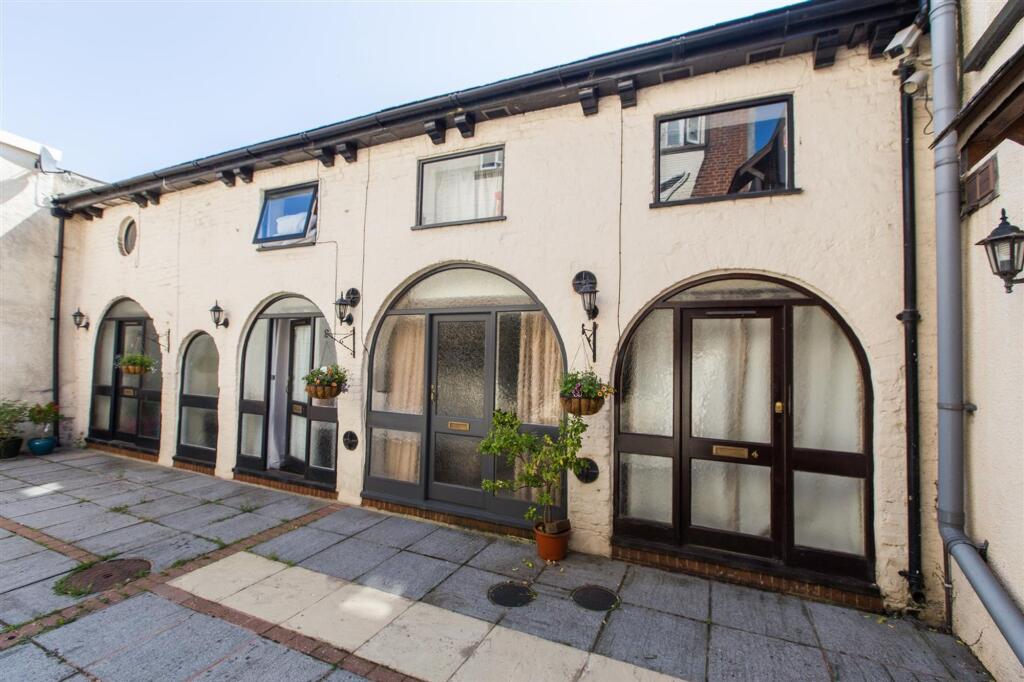 1 bed Mid Terraced House for rent in Crediton. From Helmores - Crediton
