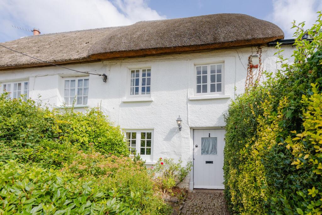 2 bed Mid Terraced House for rent in Crediton. From Helmores - Crediton 2 bed Mid Terraced House for rent in Crediton. From Helmores - Crediton