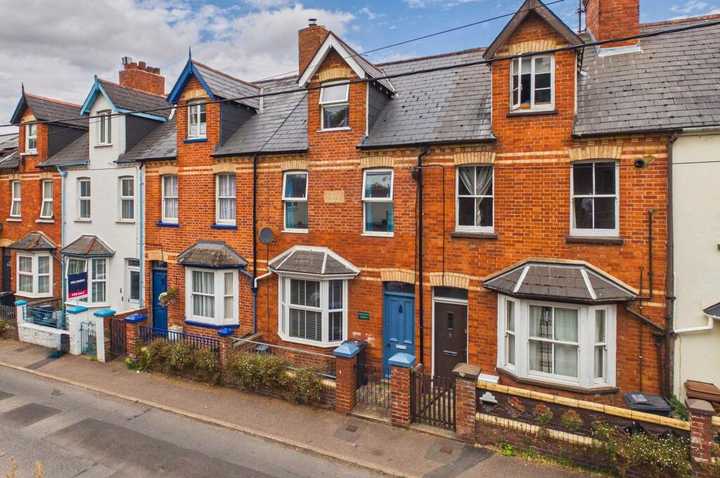 2 bed Mid Terraced House for rent in Crediton. From Helmores - Crediton 2 bed Mid Terraced House for rent in Crediton. From Helmores - Crediton
