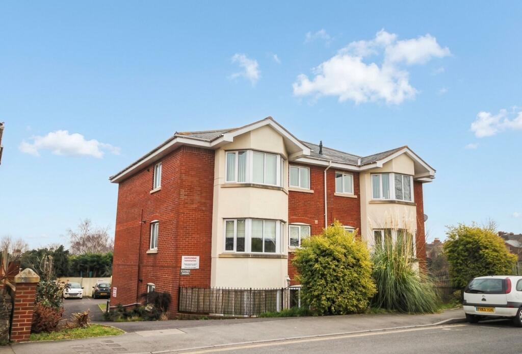 2 bed Apartment for rent in Exeter. From Helmores - Crediton 2 bed Apartment for rent in Exeter. From Helmores - Crediton