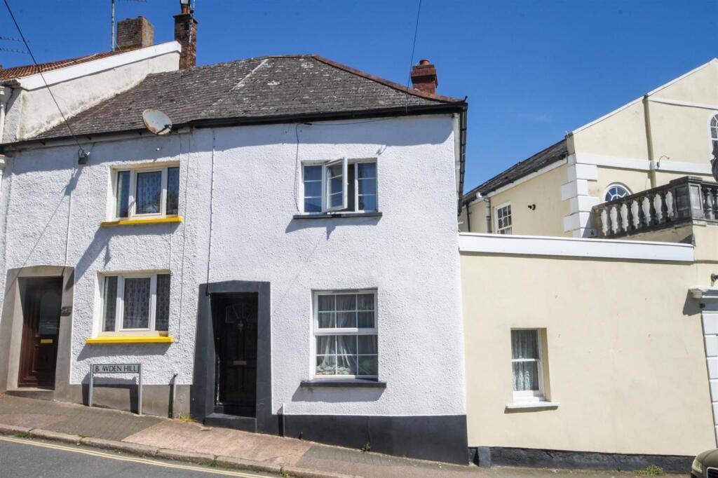 2 bed End of Terrace for rent in Crediton. From Helmores - Crediton 2 bed End of Terrace for rent in Crediton. From Helmores - Crediton