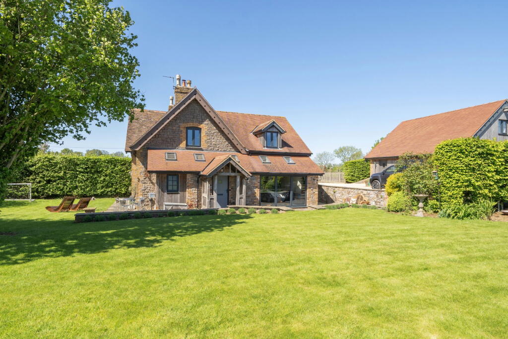 4 bed Cottage for rent in . From Hensons - Nailsea