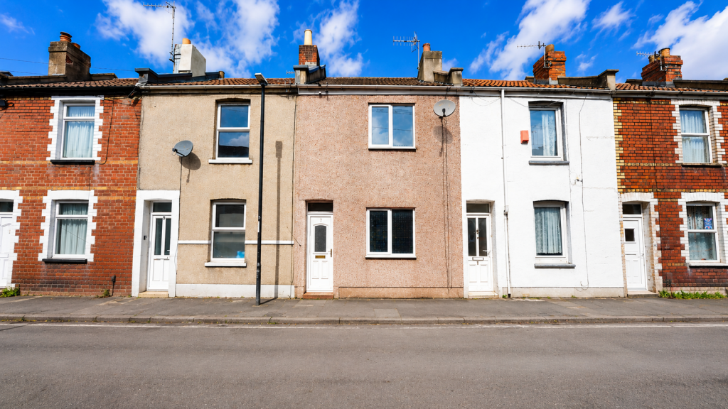 2 bed Mid Terraced House for rent in Ashton Vale. From Hensons - Nailsea 2 bed Mid Terraced House for rent in Ashton Vale. From Hensons - Nailsea