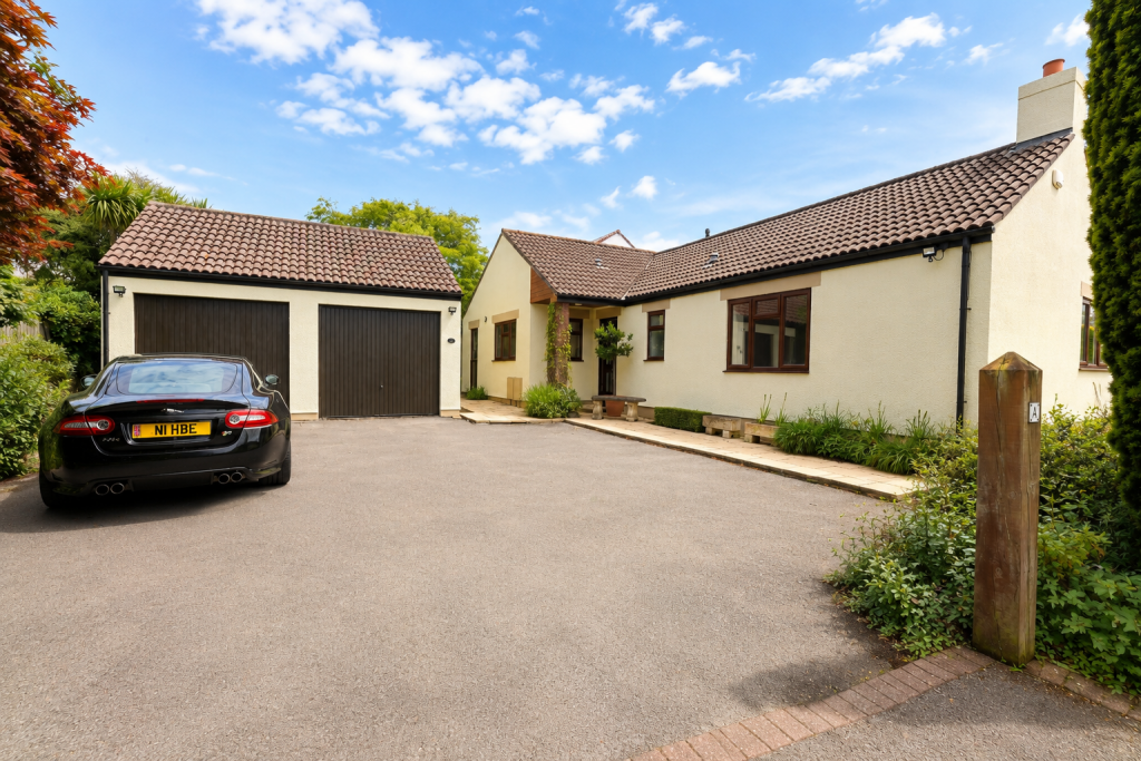 3 bed Detached bungalow for rent in Nailsea. From Hensons - Nailsea 3 bed Detached bungalow for rent in Nailsea. From Hensons - Nailsea