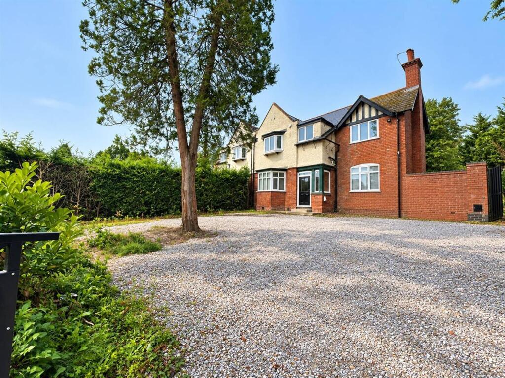 3 bed Detached for rent in Birmingham. From Heritage Estate Agency - Kings Heath 3 bed Detached for rent in Birmingham. From Heritage Estate Agency - Kings Heath