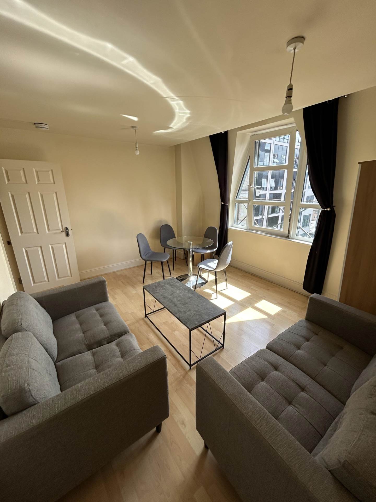 2 bed Apartment for rent in Manchester. From HLGB - Warrington