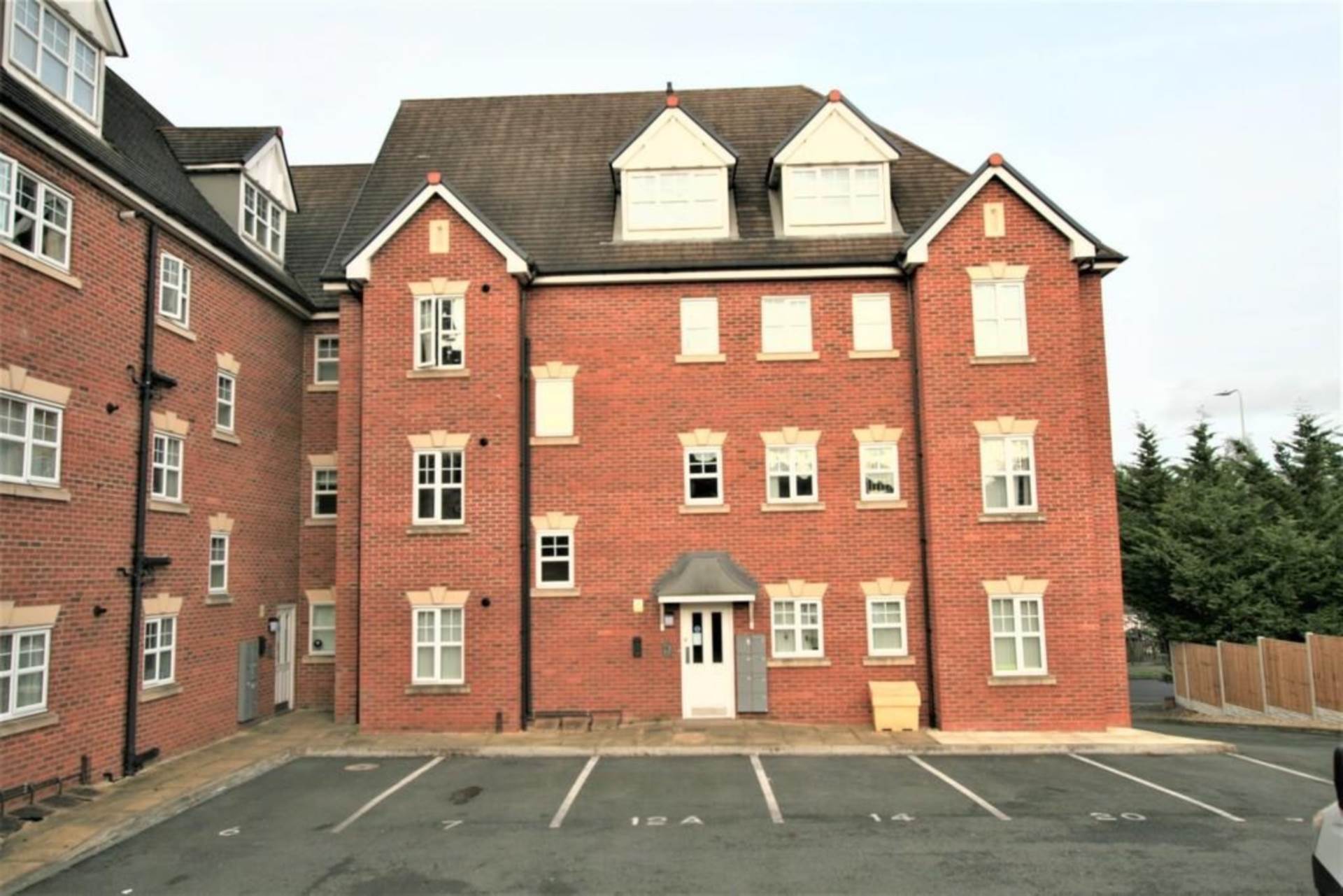 2 bed Apartment for rent in Crewe. From HLGB - Warrington