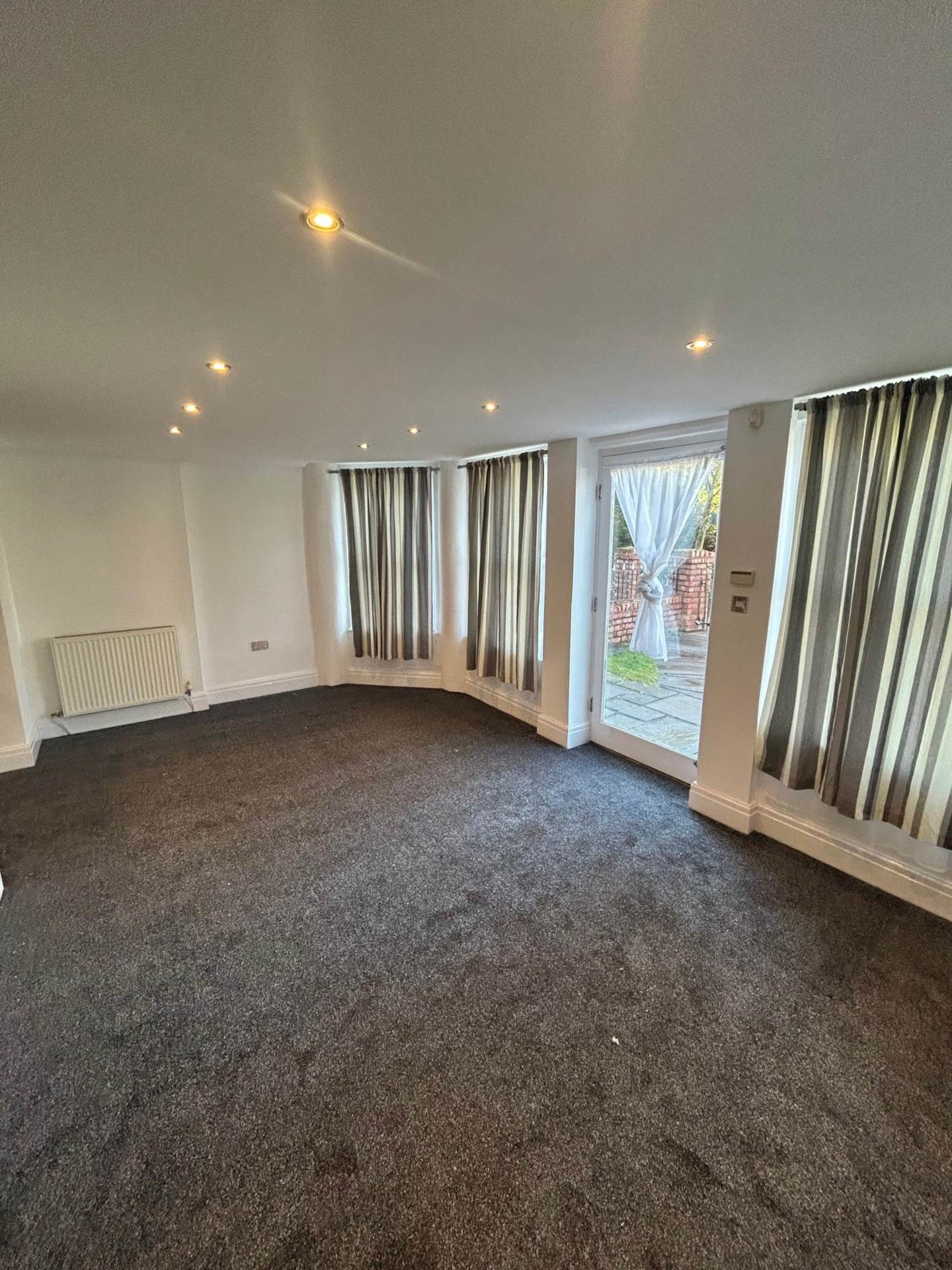 2 bed Apartment for rent in Southport. From HLGB - Warrington 2 bed Apartment for rent in Southport. From HLGB - Warrington