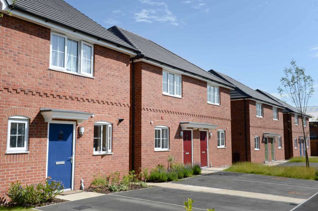 2 bed Mid Terraced House for rent in Warrington. From HLGB - Warrington