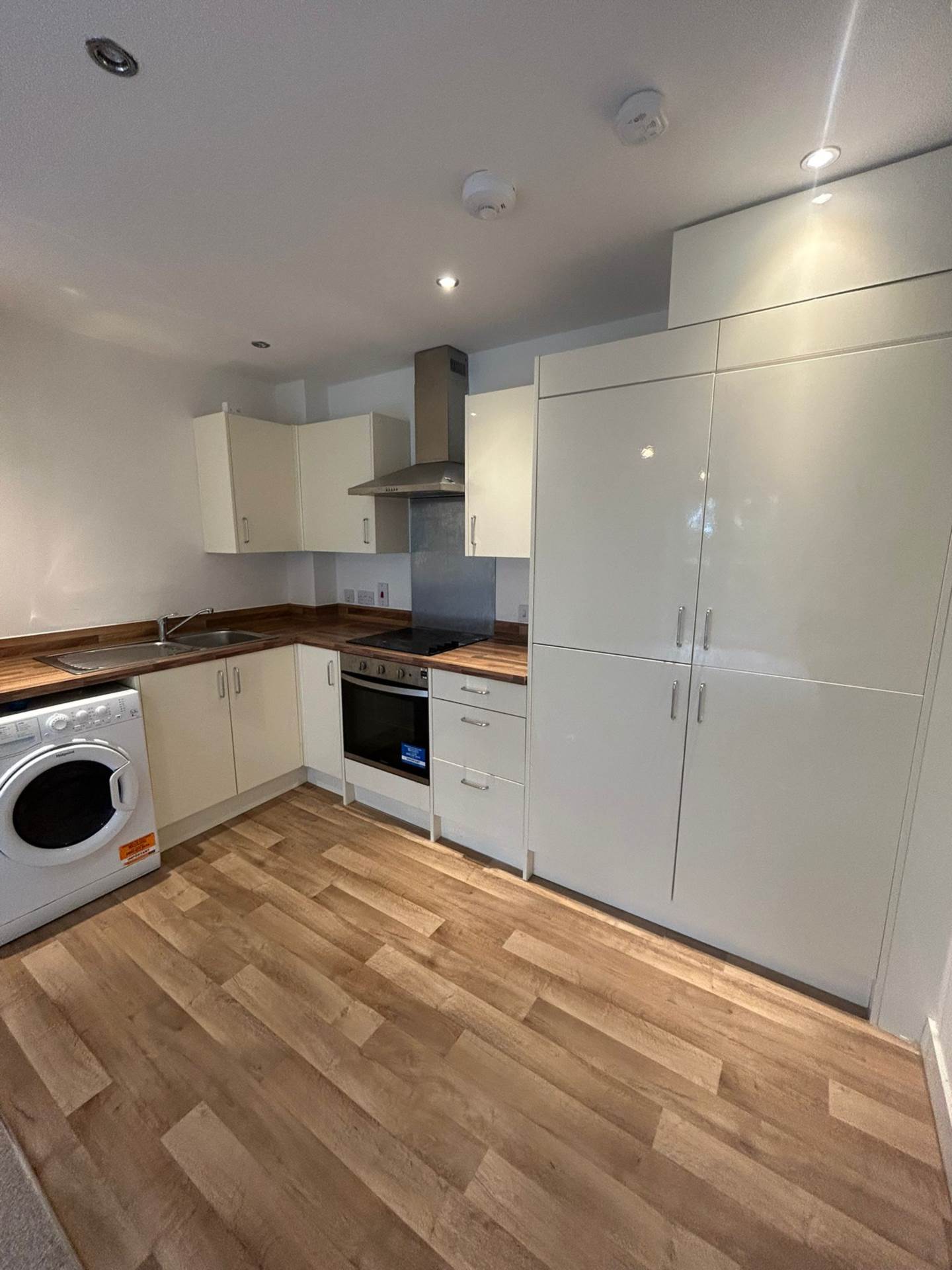 2 bed Apartment for rent in Stockport. From HLGB - Warrington