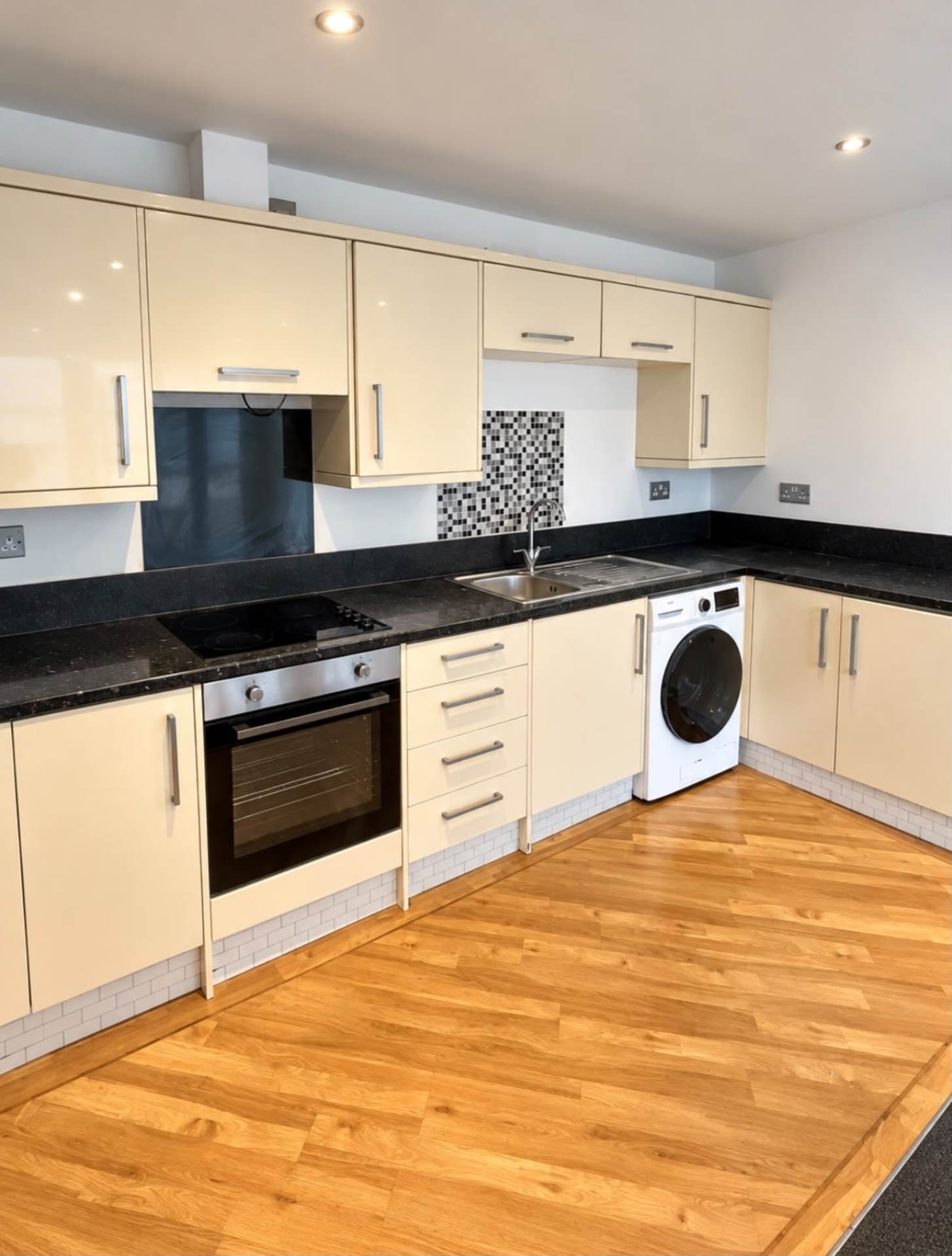 2 bed Apartment for rent in Preston. From HLGB - Warrington 2 bed Apartment for rent in Preston. From HLGB - Warrington