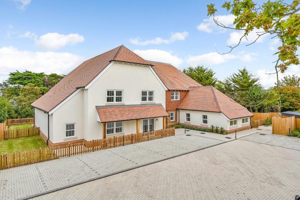 1 bed Apartment for rent in Saltwood. From Hobbs Parker Estate Agents - Ashford