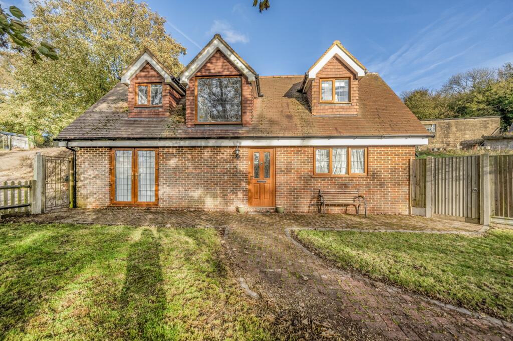 2 bed Bungalow for rent in . From Hobbs Parker Estate Agents - Ashford