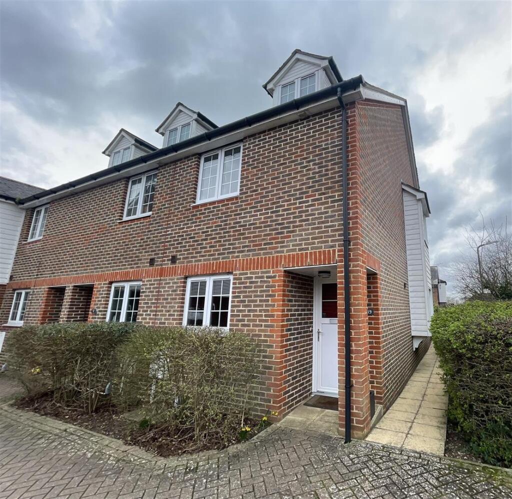3 bed Semi Detached for rent in Headcorn. From Hobbs Parker Estate Agents - Ashford 3 bed Semi Detached for rent in Headcorn. From Hobbs Parker Estate Agents - Ashford