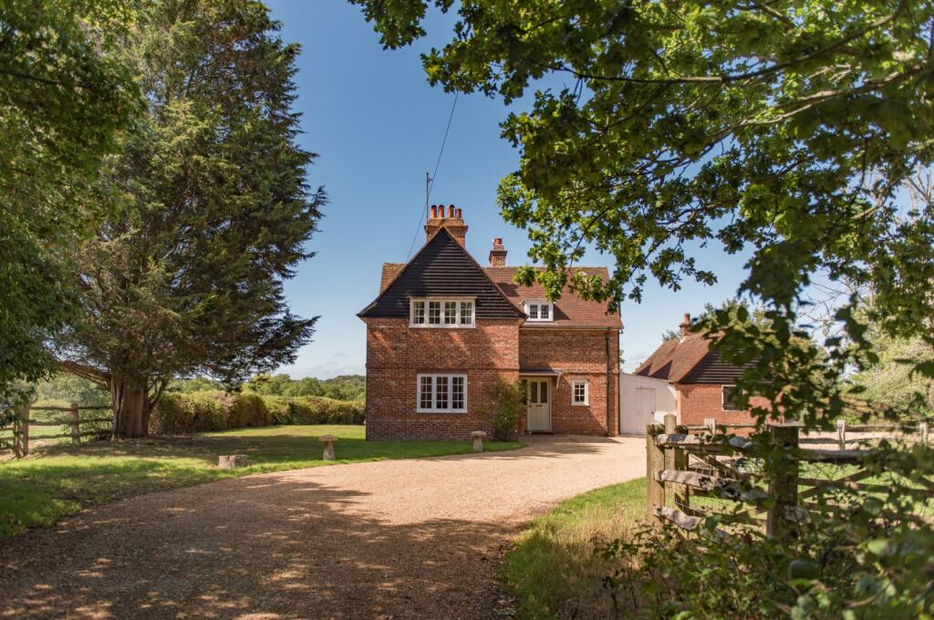 4 bed Detached for rent in Udimore. From Hobbs Parker Estate Agents - Ashford