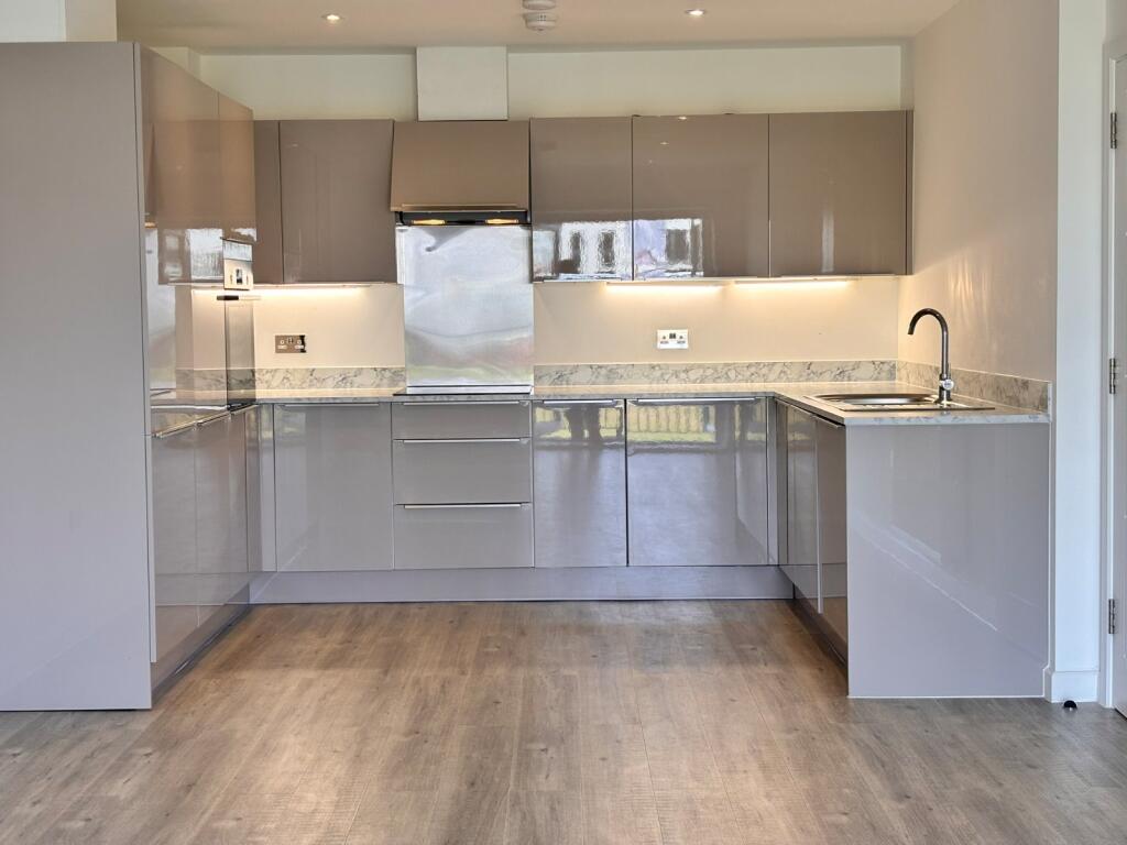 4 bed Apartment for rent in Great Chart. From Hobbs Parker Estate Agents - Ashford