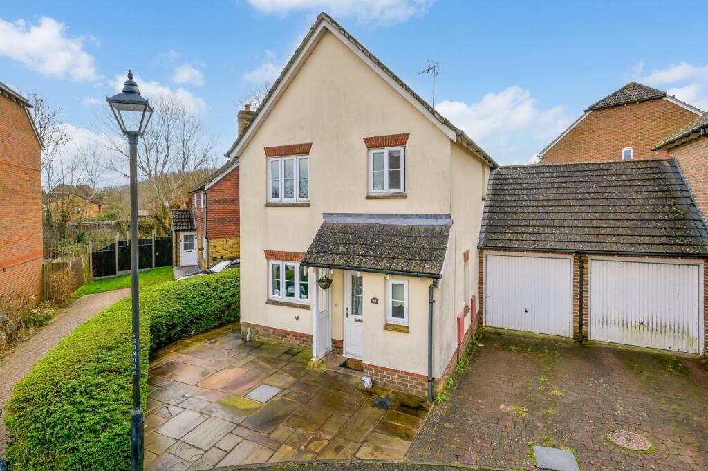 3 bed Link detached for rent in Great Chart. From Hobbs Parker Estate Agents - Ashford 3 bed Link detached for rent in Great Chart. From Hobbs Parker Estate Agents - Ashford