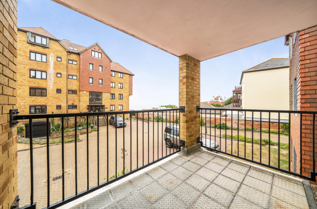 2 bed Apartment for rent in Folkestone. From Hobbs Parker Estate Agents - Ashford 2 bed Apartment for rent in Folkestone. From Hobbs Parker Estate Agents - Ashford