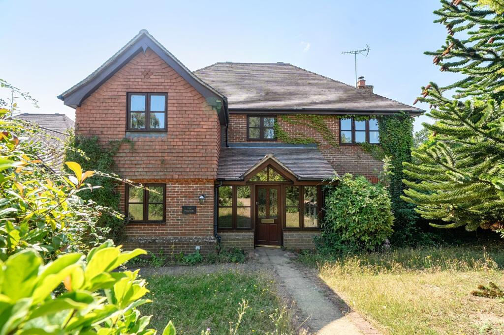 5 bed Detached for rent in Ashford. From Hobbs Parker Estate Agents - Ashford 5 bed Detached for rent in Ashford. From Hobbs Parker Estate Agents - Ashford