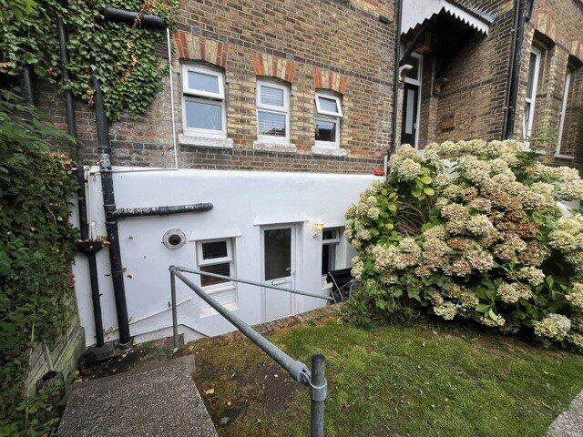 1 bed Apartment for rent in Folkestone. From Hobbs Parker Estate Agents - Ashford