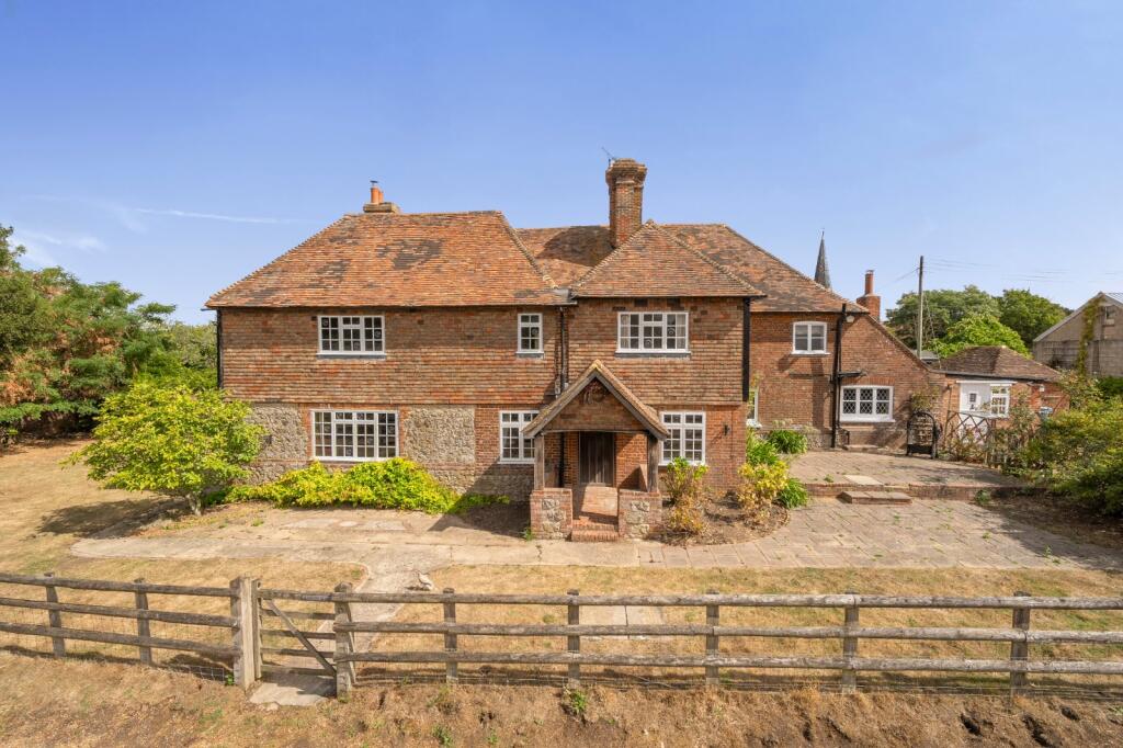 4 bed Detached for rent in Mersham. From Hobbs Parker Estate Agents - Ashford 4 bed Detached for rent in Mersham. From Hobbs Parker Estate Agents - Ashford