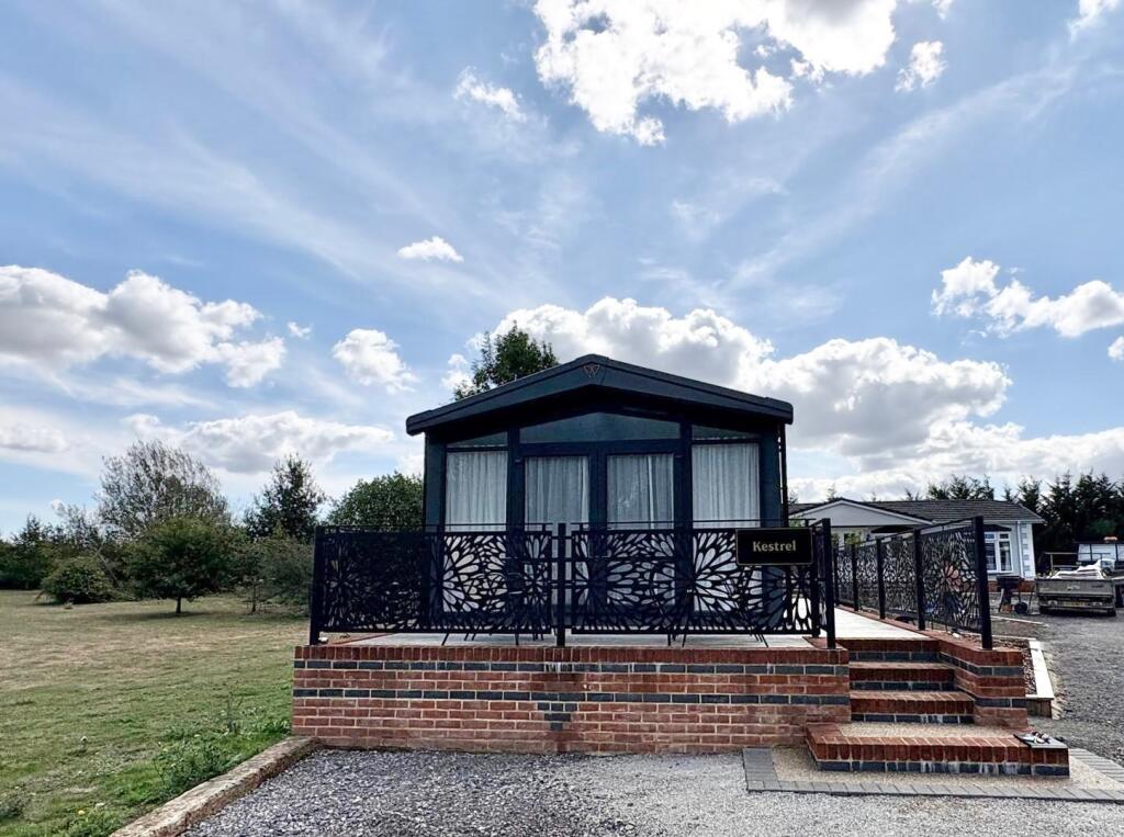 2 bed Bungalow for rent in Curteis' Corner. From Hobbs Parker Estate Agents - Ashford 2 bed Bungalow for rent in Curteis' Corner. From Hobbs Parker Estate Agents - Ashford